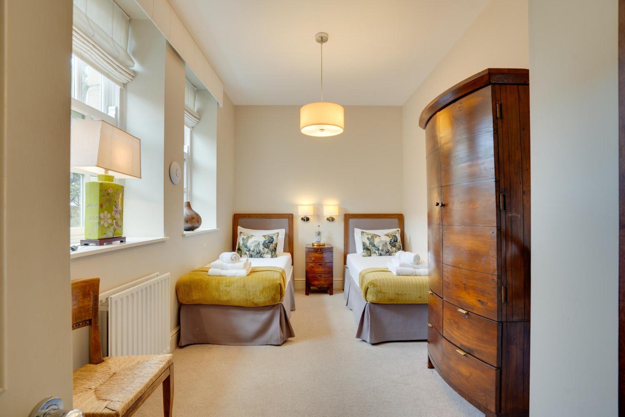 Spence Lodge: Beautiful 2-Bedroom Stone Cottage อัลน์มัธ ภายนอก รูปภาพ