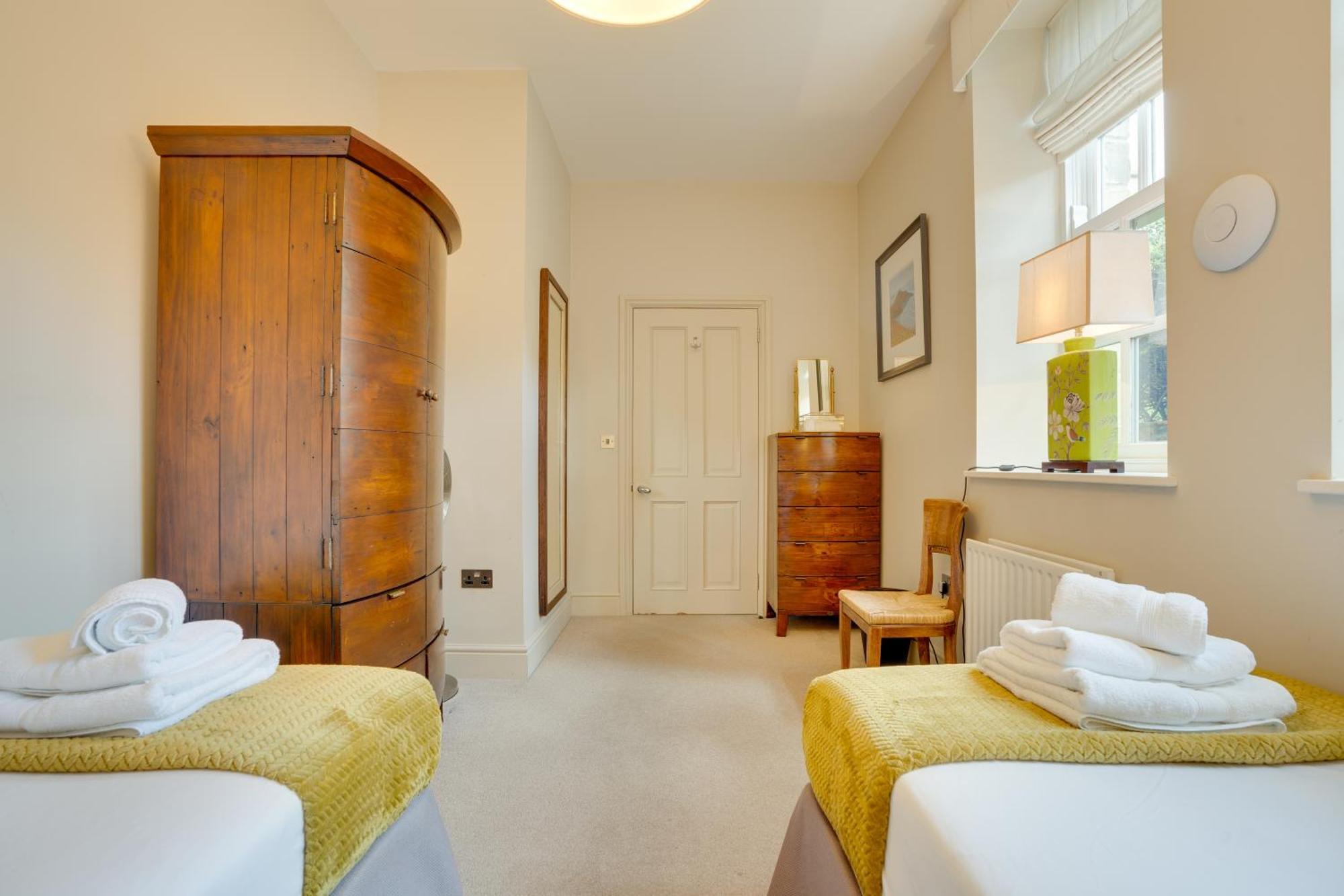 Spence Lodge: Beautiful 2-Bedroom Stone Cottage อัลน์มัธ ภายนอก รูปภาพ