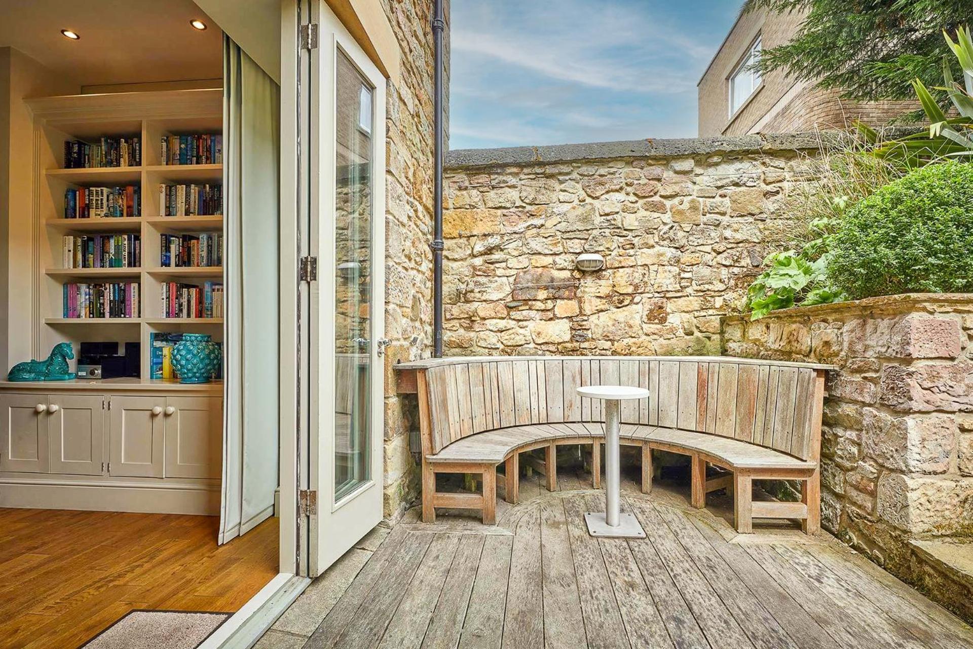 Spence Lodge: Beautiful 2-Bedroom Stone Cottage อัลน์มัธ ภายนอก รูปภาพ