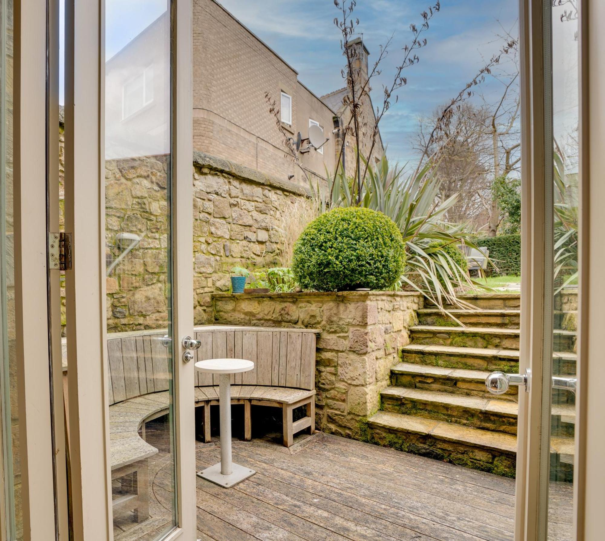 Spence Lodge: Beautiful 2-Bedroom Stone Cottage อัลน์มัธ ภายนอก รูปภาพ
